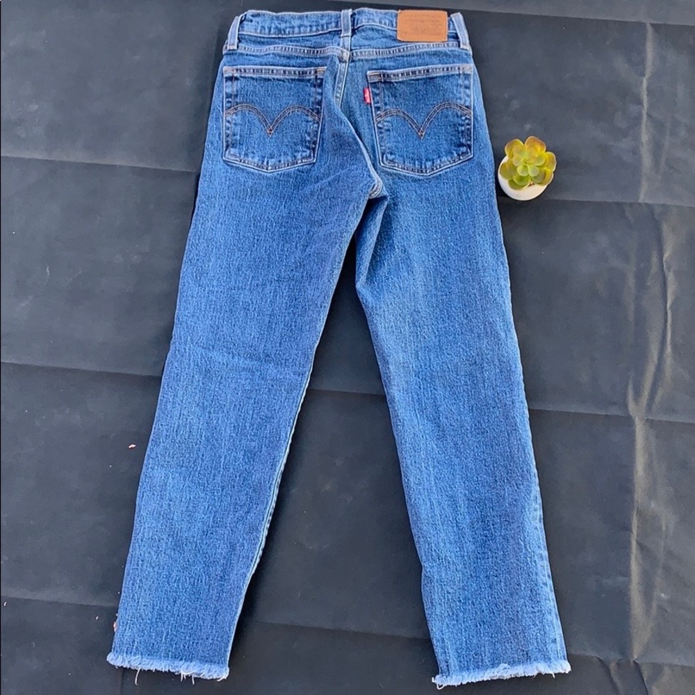Levi’s Wedgie Straight Jean size W25  L26